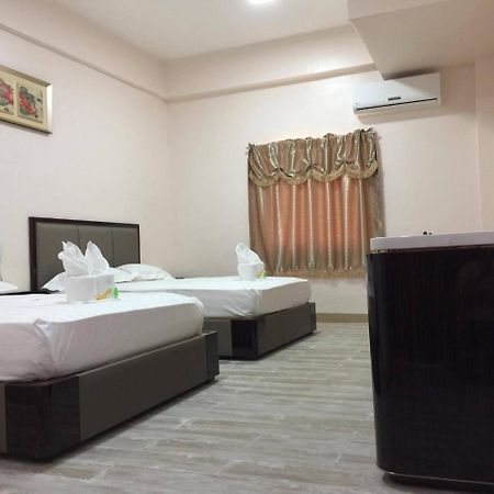 Meaco Royal Hotel - Lipa Lipa City Buitenkant foto