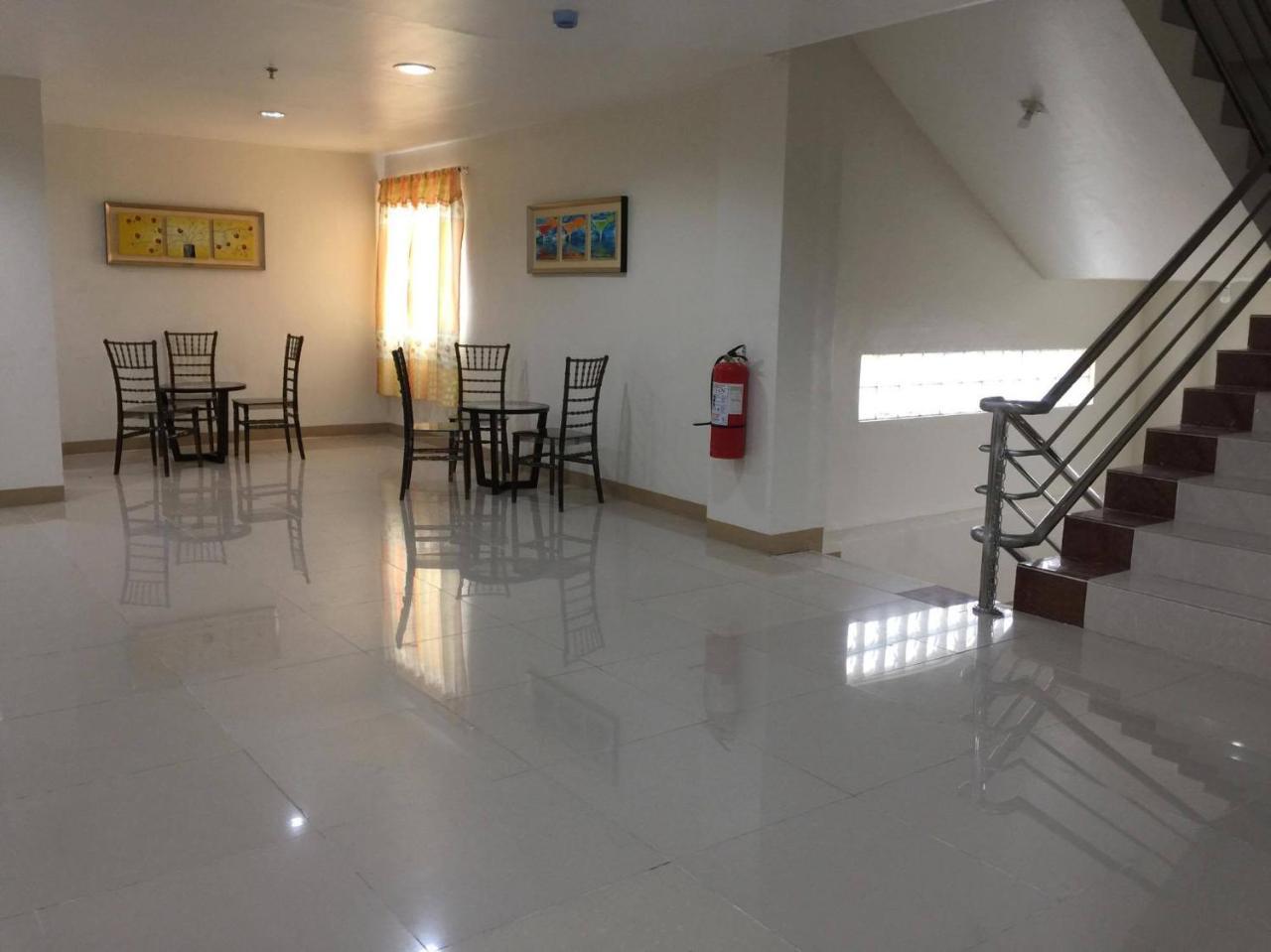 Meaco Royal Hotel - Lipa Lipa City Buitenkant foto
