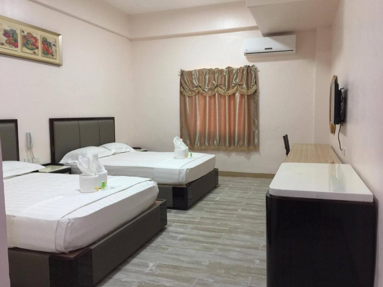 Meaco Royal Hotel - Lipa Lipa City Buitenkant foto