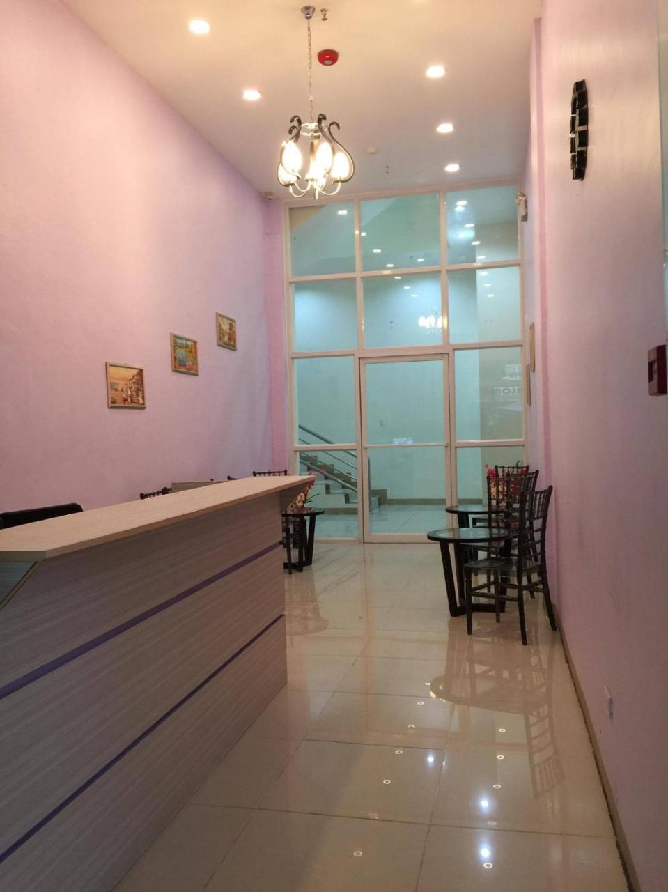 Meaco Royal Hotel - Lipa Lipa City Buitenkant foto