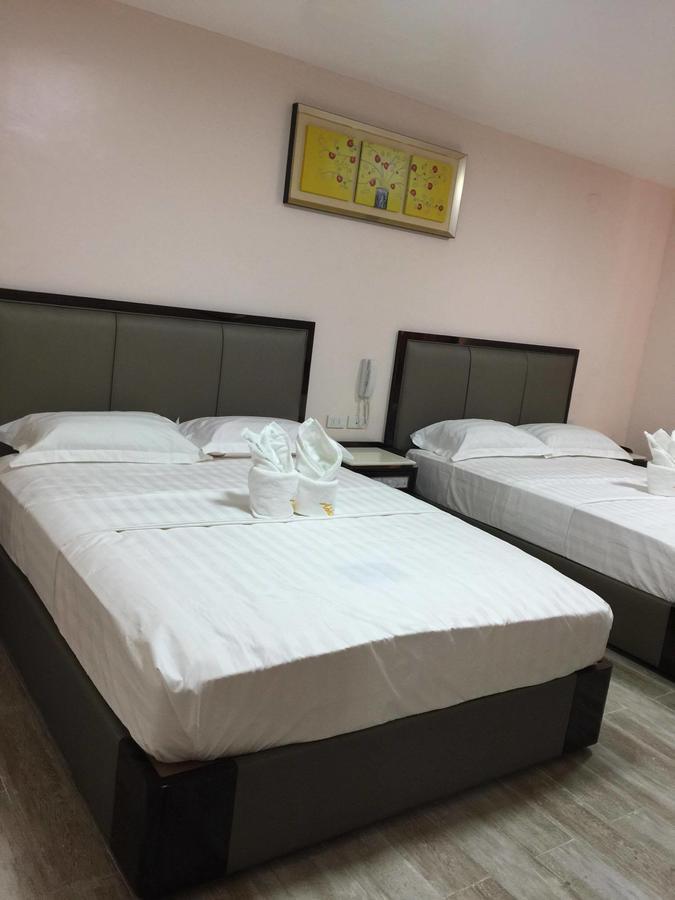 Meaco Royal Hotel - Lipa Lipa City Buitenkant foto