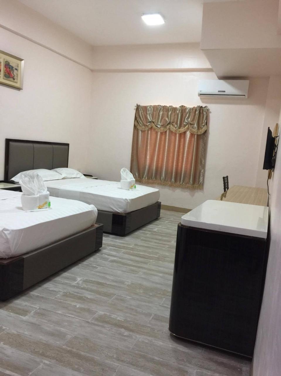 Meaco Royal Hotel - Lipa Lipa City Buitenkant foto